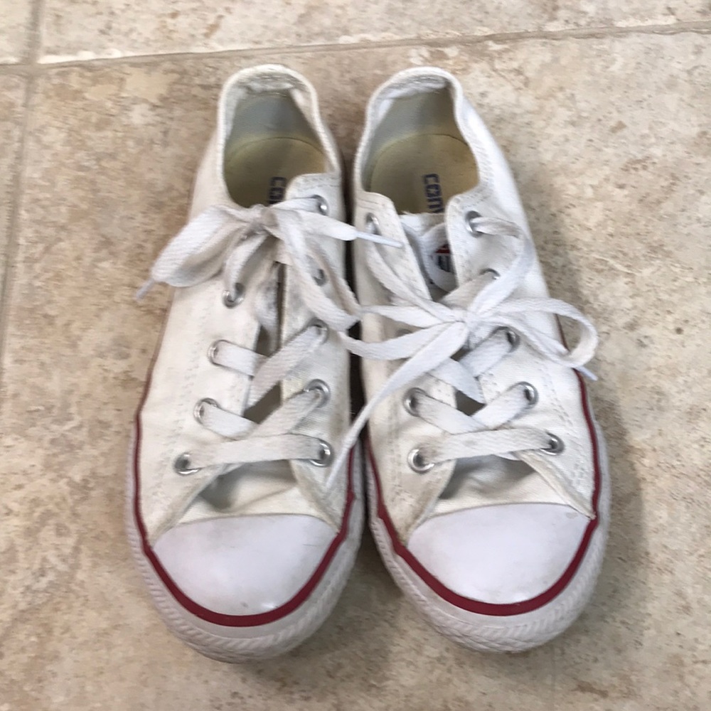 Girls Converse size 1.5
